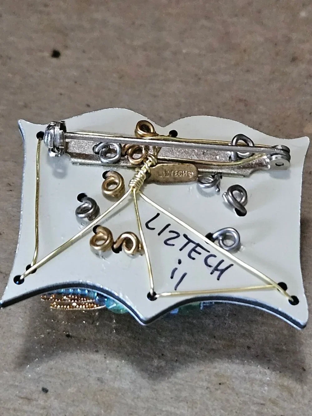 LizTech vintage open